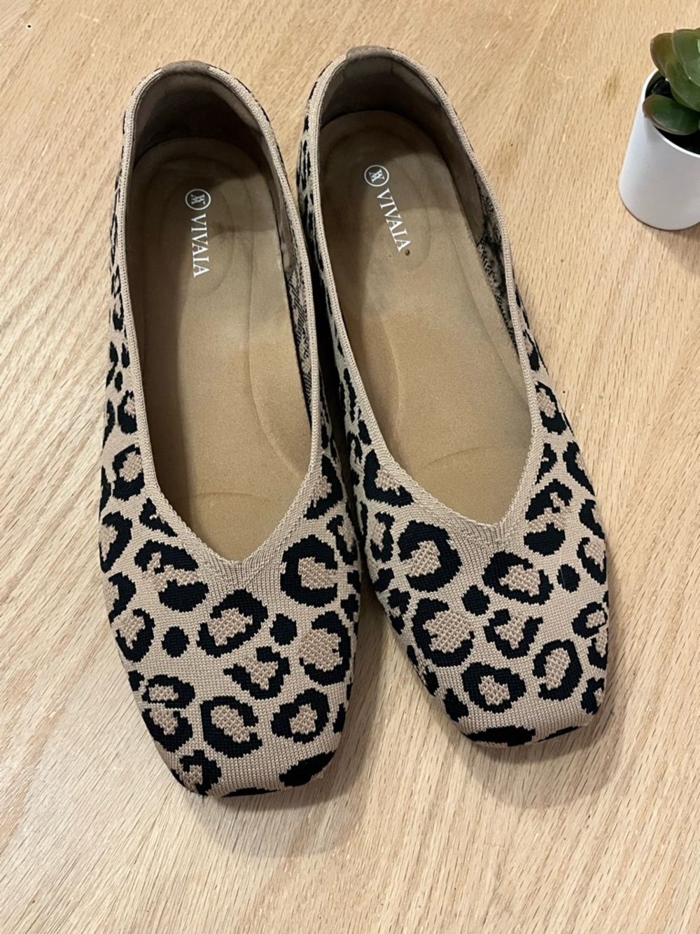 Vivaia Margot 2.0 Square Toe V-Cut Flats in a Leopard Print sz 11 Wide 43 EU - Picture 3 of 8